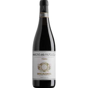 Brigaldara Amarone della Valpolicella Classico belichaamt de eeuwenoude tradities en vakmanschap die teruggaan tot een akte uit 1260. Hierin verscheen de naam Brigaldara voor het eerst. Sinds de invloedrijke Italiaanse wijnfamilie Cesari dit wijndomein in 1929 verwierf, heeft het een evolutie doorgemaakt. In 1979 besloot men zich volledig te richten op de wijnbouw onder leiding van de huidige eigenaar, Stefano Cesari. De regio Valpolicella is de bakermat van deze wijn.