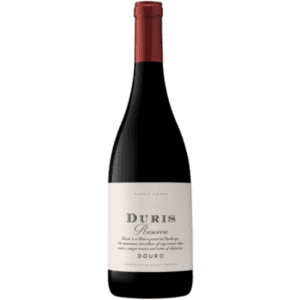 Quinta da Calcada Duris Douro Reserva is een heerlijke rode wijn die de essentie van de Douro Vallei belichaamt. Deze betoverende regio is ook de bakermat van de wereldberoemde Port wijnen en robuuste rode wijnen. Hoewel niet de grootste, is de Douro Vallei historisch en geografisch een juweel. Als de allereerste afgebakende wijnregio met een prestigieus kwaliteitskeurmerk ter wereld.