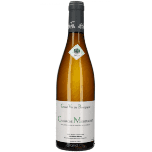 Domaine Marc Morey Chassagne-Montrachet Blanc 2022 is Bourgogne op zijn best! Domaine Marc Morey is gelegen in het schilderachtige dorpje Chassagne-Montrachet, 15 km ten zuiden van Beaune. Bernard Mollard, de schoonzoon van Marc Morey, leidt het domein met passie en een scherp oog voor kwaliteit. Zijn charismatische aanpak resulteert in wijnen die gul, smaakvol en complex zijn, zowel in wit als in rood.